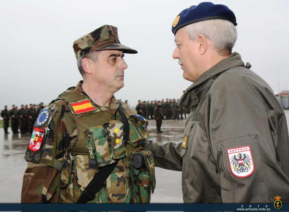 El general Bair muestra la gratitud de EUFOR por la contribución española a la misión