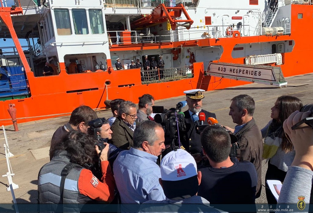 El buque de investigación oceanográfica "Hespérides" comienza su participación en la XXXIII Campaña Antártica Española
