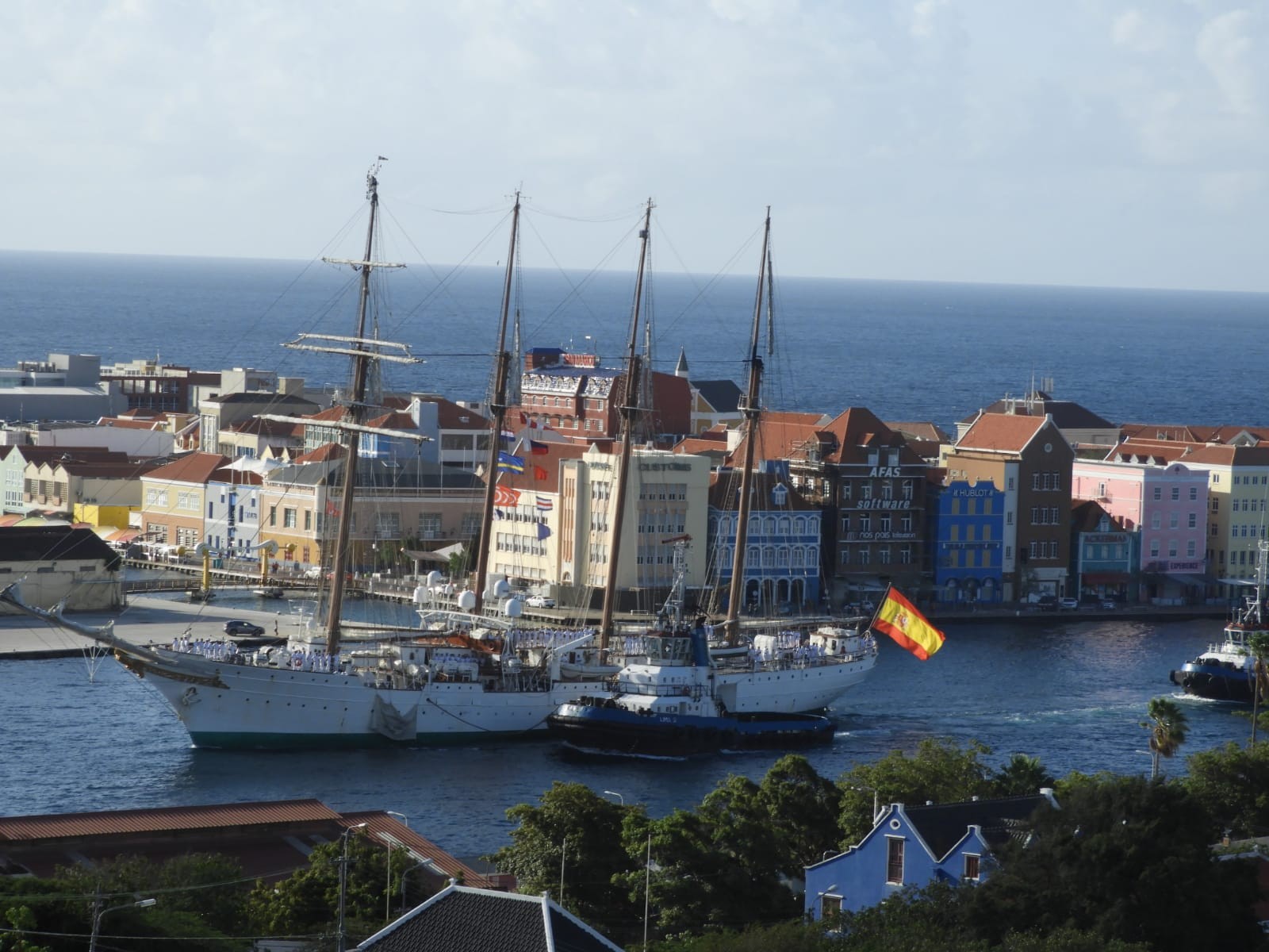 El "Juan Sebastián de Elcano" hace escala en Curazao.
