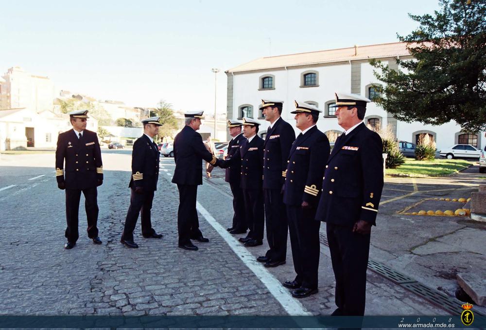 El Alflot saluda a los comandantes de los buques de la 31 Escuadrilla y al suboficial mayor
