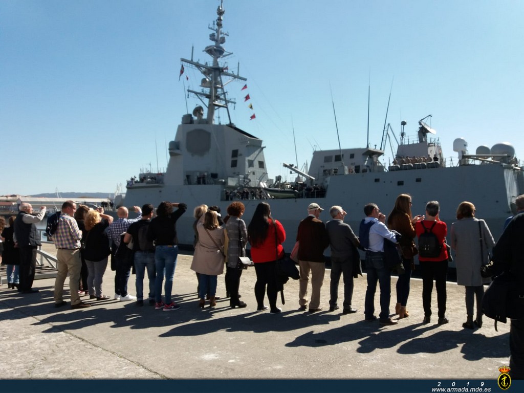 La fragata "Almirante Juan de Borbón" zarpa de Ferrol para integrarse en la Agrupación Naval Permanente de la OTAN núm. 1