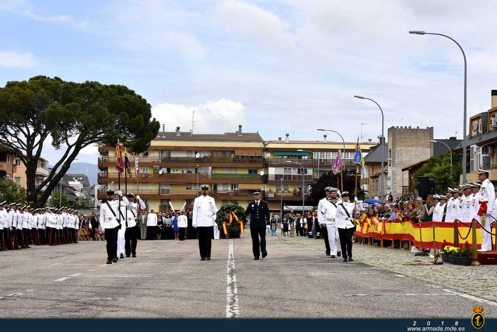 Jura de bandera de personal civil en la ciudad de Collado Villalba